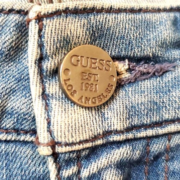 GUESS Jeans, Skinny, Size 27, Metal buckle Loops, Stretchy, Excellent Condition! - Picture 3 of 10
